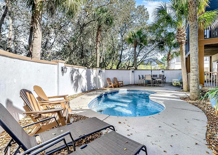 Two-story With Pool Ac W&d & Full Kitchen Holiday home