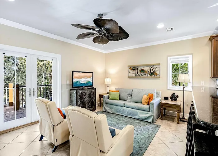 Two-story With Pool Ac W&d & Full Kitchen