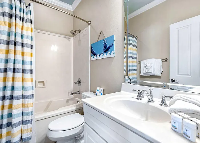 Two-story With Pool Ac W&d & Full Kitchen