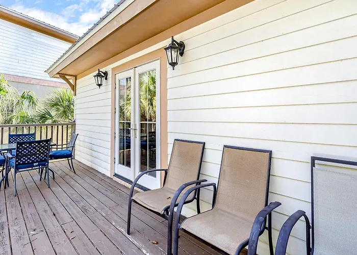 Two-story With Pool Ac W&d & Full Kitchen *
